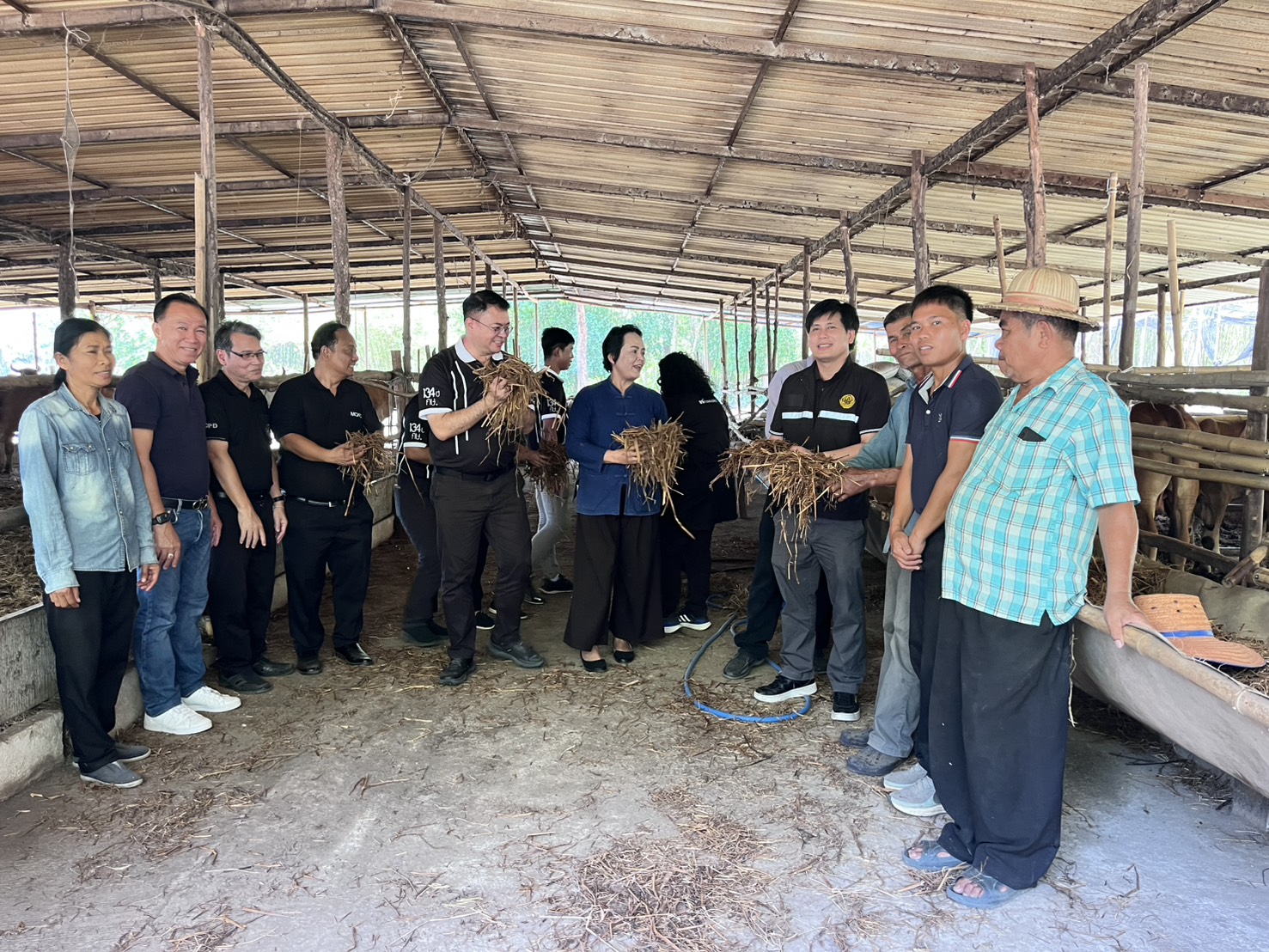 title - วันอังคารที่ 31 มีนาคม 2569 นายวิทูล ประดิษฐบุญ ปฏิรูปที่ดินจัังหวัดปราจีนบุรี พร้อมด้วย เจ้าหน้าที่ ส.ป.ก.ปราจีนบุรี เข้าร่วม กิจกรรมเปิดโครงการ Kick off การใช้ประโยชน์ จากฟางข้าวตาม 